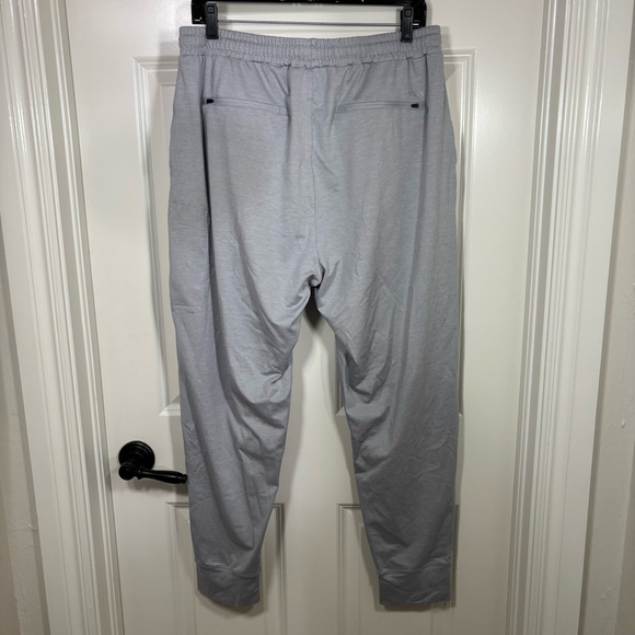 Vuori Sunday Performance Joggers Men’s XL Light Gray - Picture 5 of 9